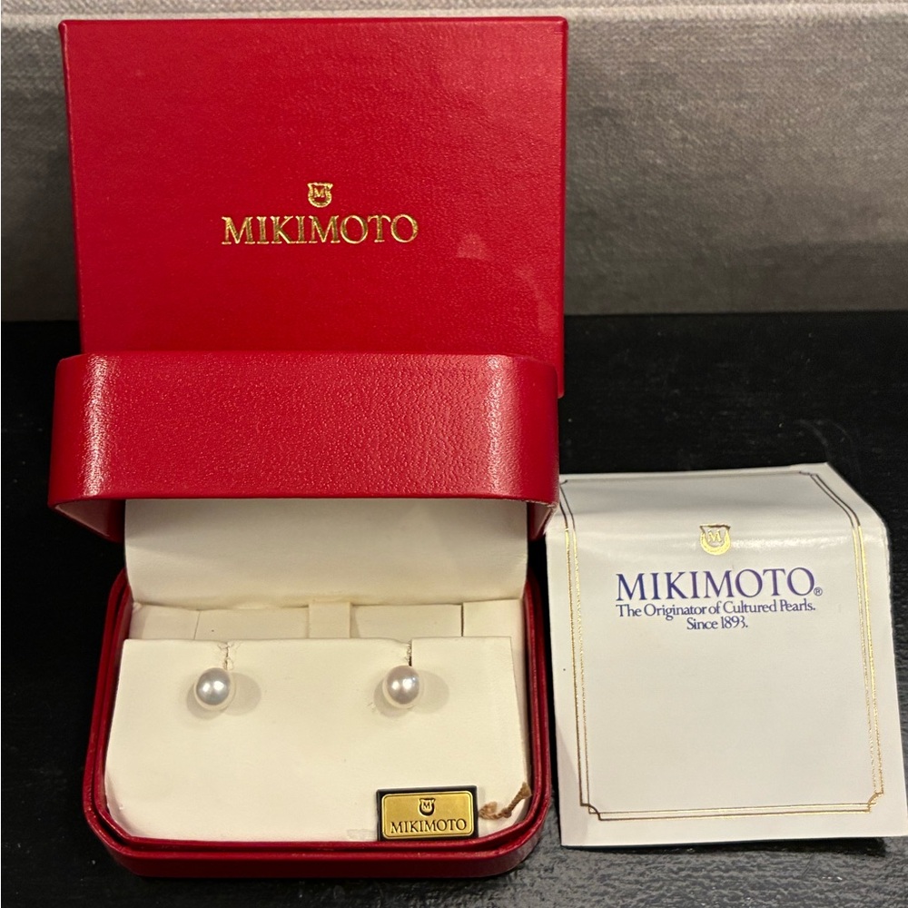 Mikimoto 18k Akoya Pearl Earrings, 7mm, A quality - Picture 3 of 10